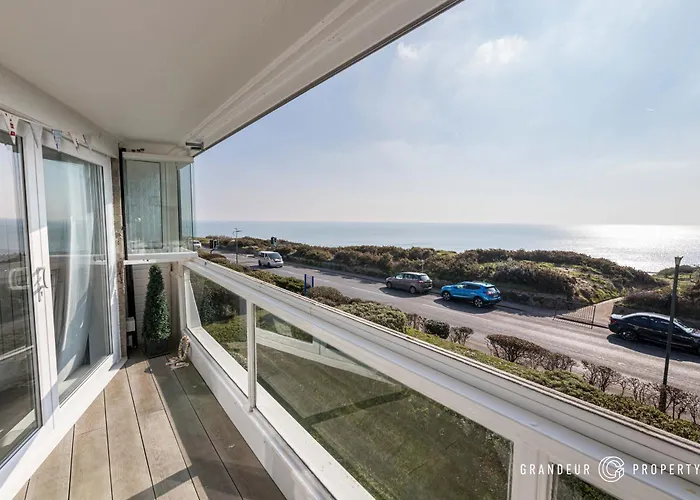 Seaview Retreat By Grandeur Property